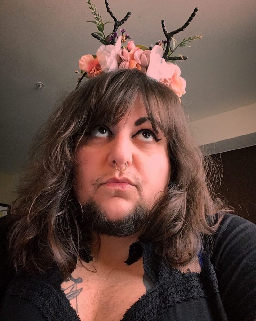 La historia de amor de una mujer barbuda y un satanista que se casaron gracias a las redes sociales