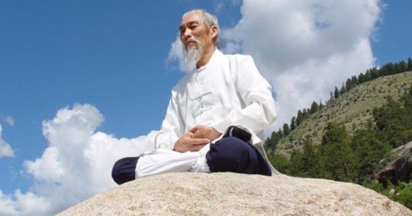 La historia de un entrenador de una cueva tailandesa que enseñó a los niños a meditar y así los salvó