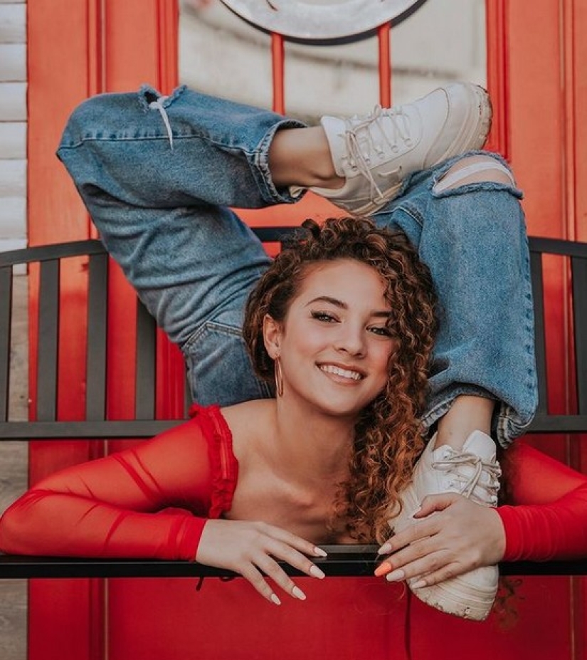 La joven gimnasta Sophie Dossi, sorprendiendo con su flexibilidad La joven gimnasta Sophie Dossi, sorprendiendo con su flexibilidad