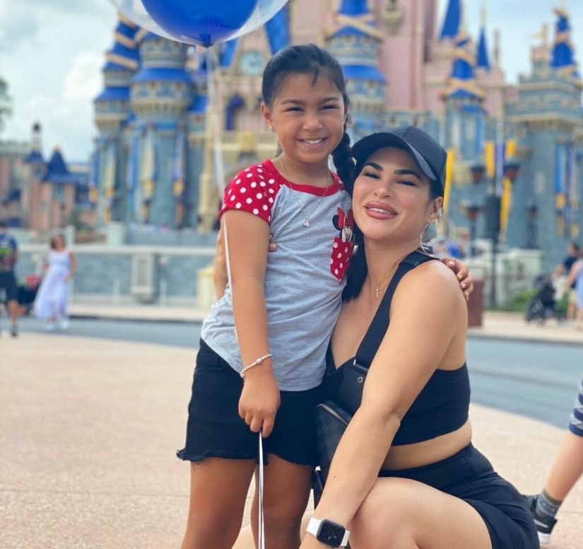 La luchadora de MMA Rachel Ostovich es una campeona de la fusión de poder y sexualidad