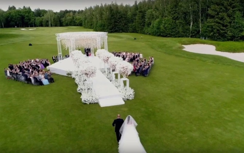 La lujosa boda del principal hacker de Rusia, por cuya captura Estados Unidos da 5 millones de dólares