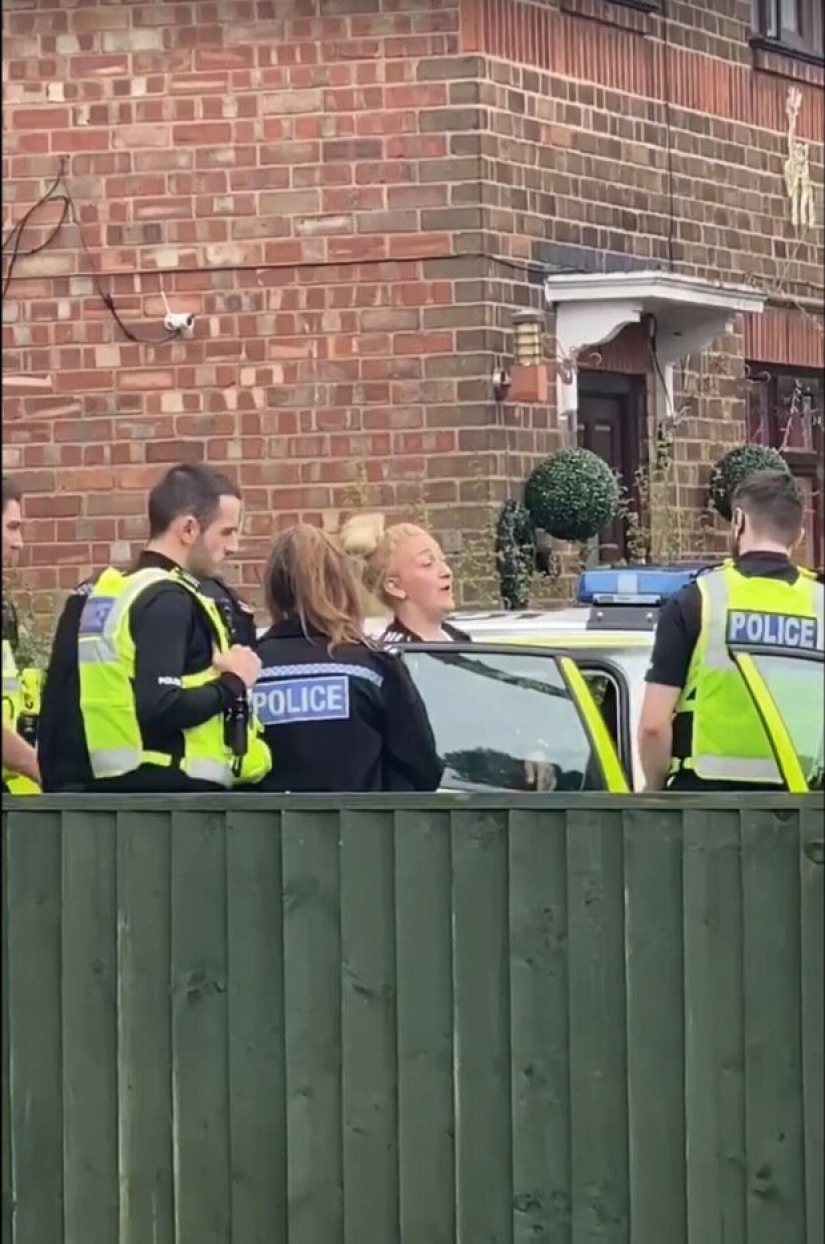 La madre de cinco hijos, que recaudó fondos para la cirugía de su hijo, los gastó en un nuevo seno