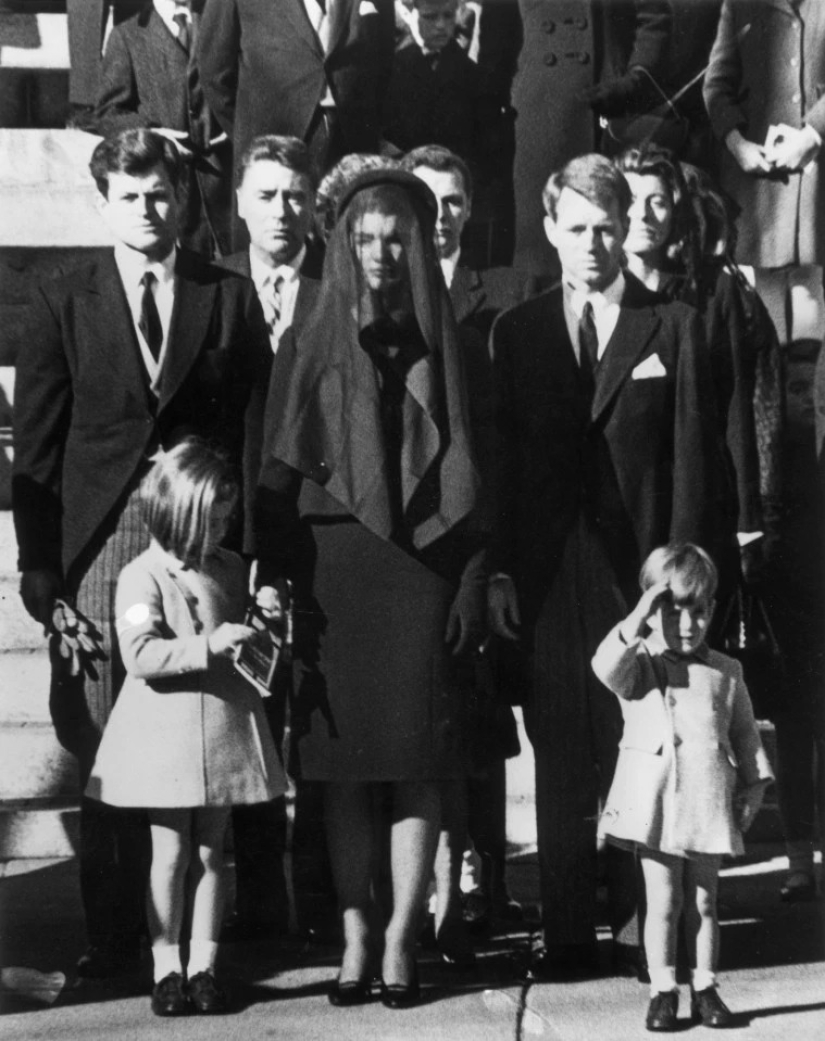 La maldición de Kennedy: La nieta de 22 años del ex presidente estadounidense murió de una sobredosis La maldición de Kennedy: La nieta de 22 años del ex presidente estadounidense murió de una sobredosis