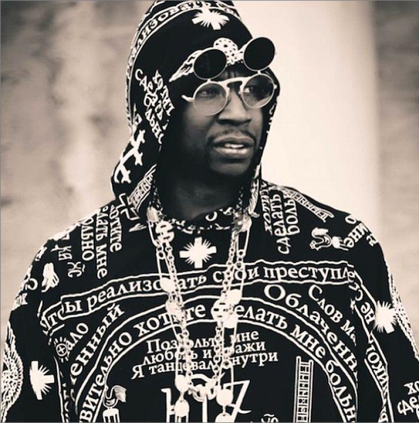 La "Moda apresurada" conquista el decadente Oeste: quién puso de moda el alfabeto cirílico y cómo