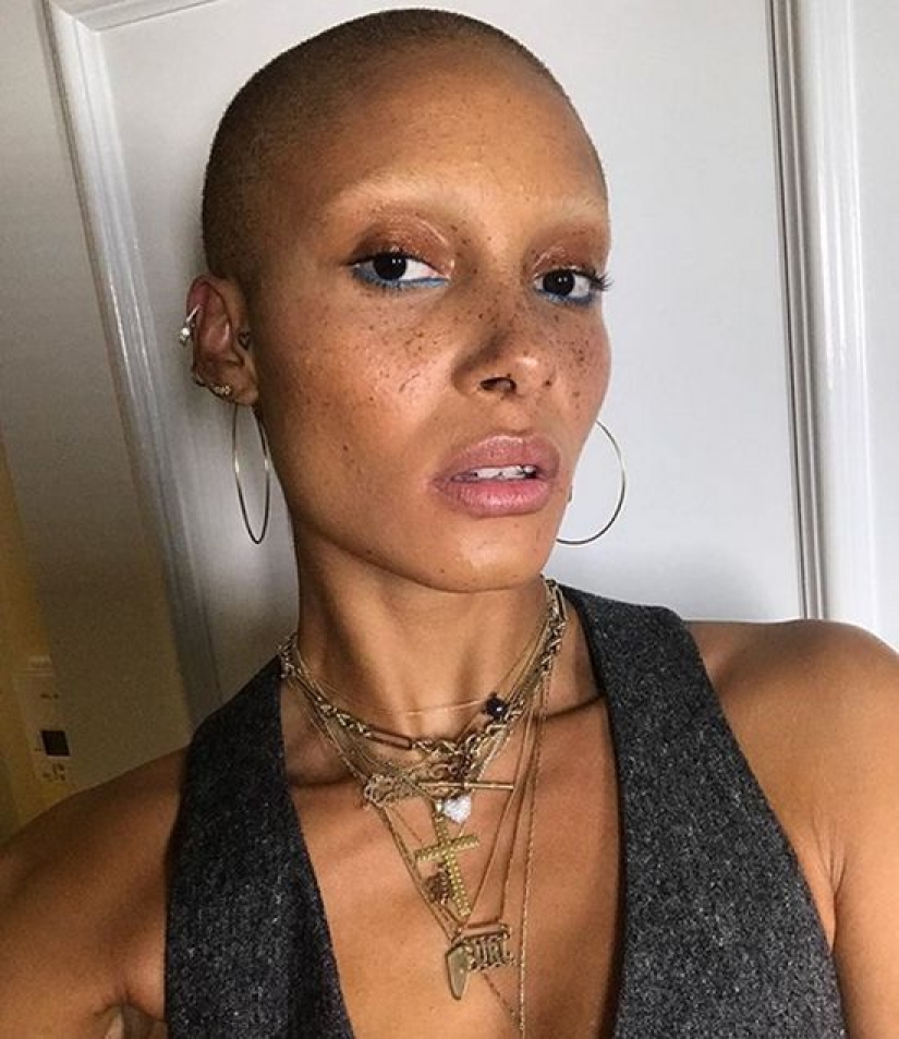 La modelo del año fue Adva Aboa, una feminista negra afeitada La modelo del año fue Adva Aboa, una feminista negra afeitada