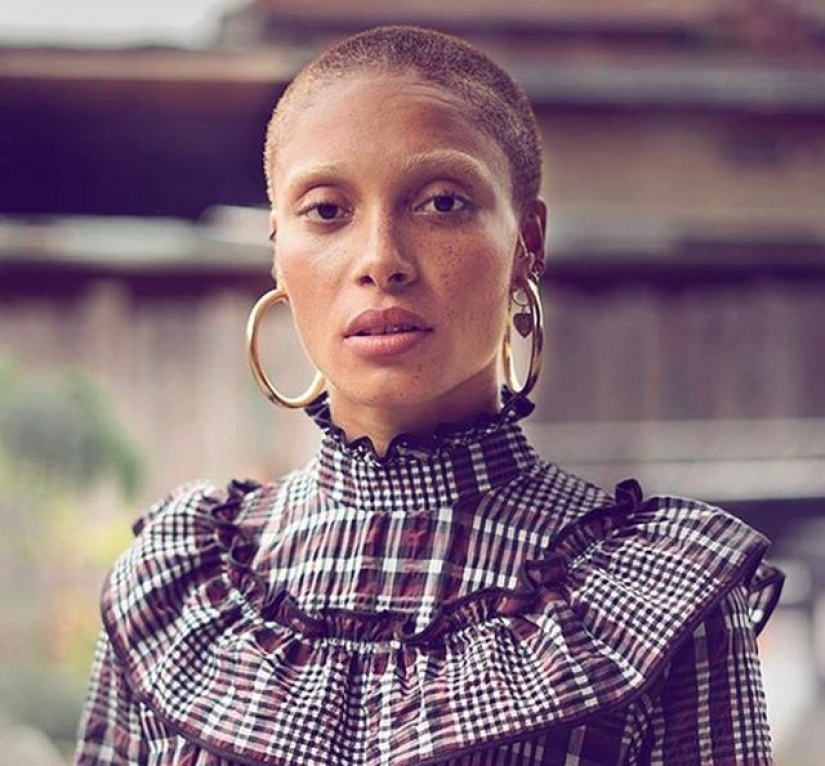 La modelo del año fue Adva Aboa, una feminista negra afeitada La modelo del año fue Adva Aboa, una feminista negra afeitada