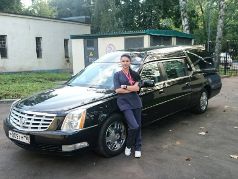 La muerte la había atraído desde la infancia: entrevista con un tanatopráctico — un hombre que hace que los muertos sean hermosos La muerte la había atraído desde la infancia: entrevista con un tanatopráctico — un hombre que hace que los muertos sean hermosos