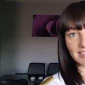 La mujer llegó a la fiesta con un vestido de una bolsa de basura y era irresistible