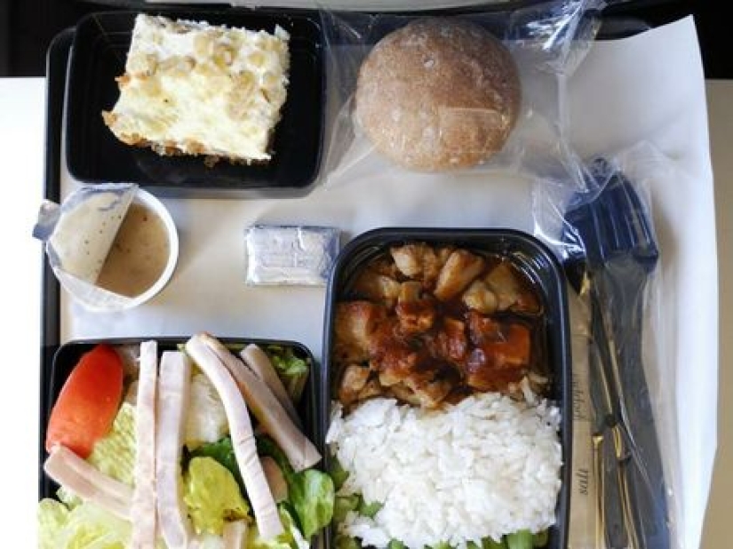 La niña contó cómo sobrevivir durante un vuelo de 23 horas sin aparatos