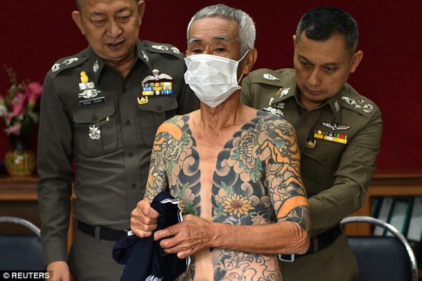 La policía identificó al asesino fugitivo de la Yakuza después de ver sus fotos en Facebook La policía identificó al asesino fugitivo de la Yakuza después de ver sus fotos en Facebook