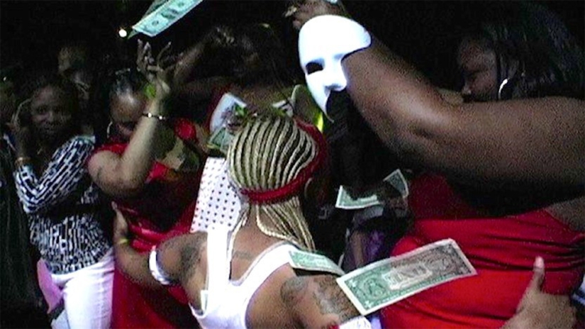 La primera película de larga duración sin porno apareció en Pornhub La primera película de larga duración sin porno apareció en Pornhub