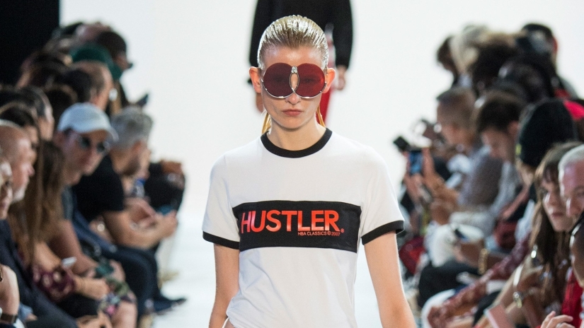 La primera película de larga duración sin porno apareció en Pornhub