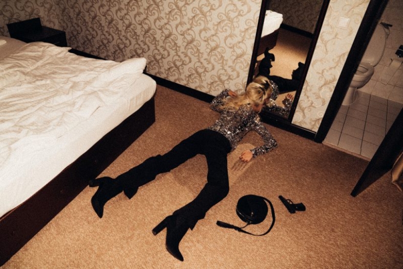 La publicidad de ropa de una marca conocida con elementos de violencia indignó a los internautas La publicidad de ropa de una marca conocida con elementos de violencia indignó a los internautas