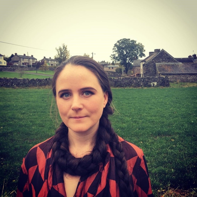 La Rapunzel británica no se ha lavado el cabello en 20 años y sus trenzas se ven geniales