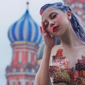 La realidad alternativa Elena Sadlinki: el cerebro, la ruptura selfie, invita a la reflexión