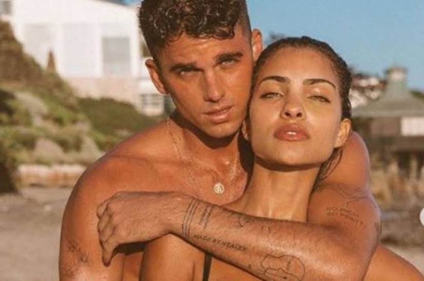 La selfie "desnuda" de la estrella de Instagram y su novia provocó una tormenta de indignación en la web