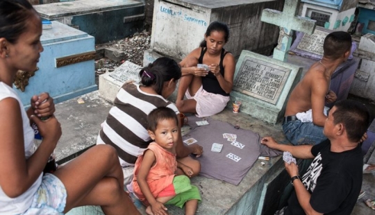La vida en el cementerio: 13 fotos