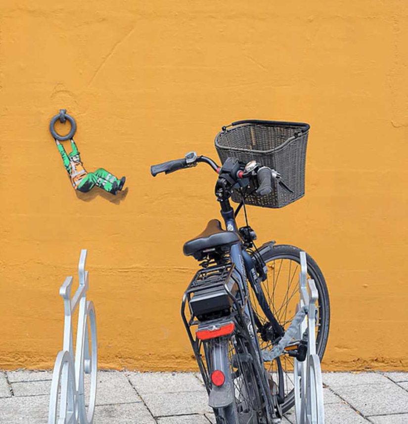 La vida secreta de los trabajadores de la vivienda y los servicios comunales en dibujos de un artista belga