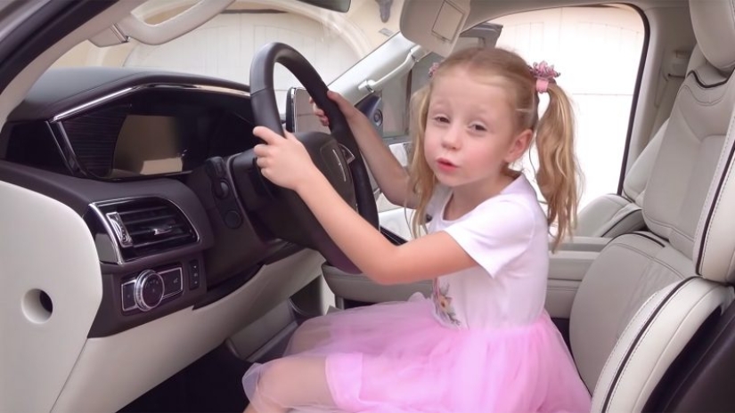 La videobloguera de Krasnodar Girl, Nastya, saltó de un trampolín a la clasificación de Forbes millionaires La videobloguera de Krasnodar Girl, Nastya, saltó de un trampolín a la clasificación de Forbes millionaires