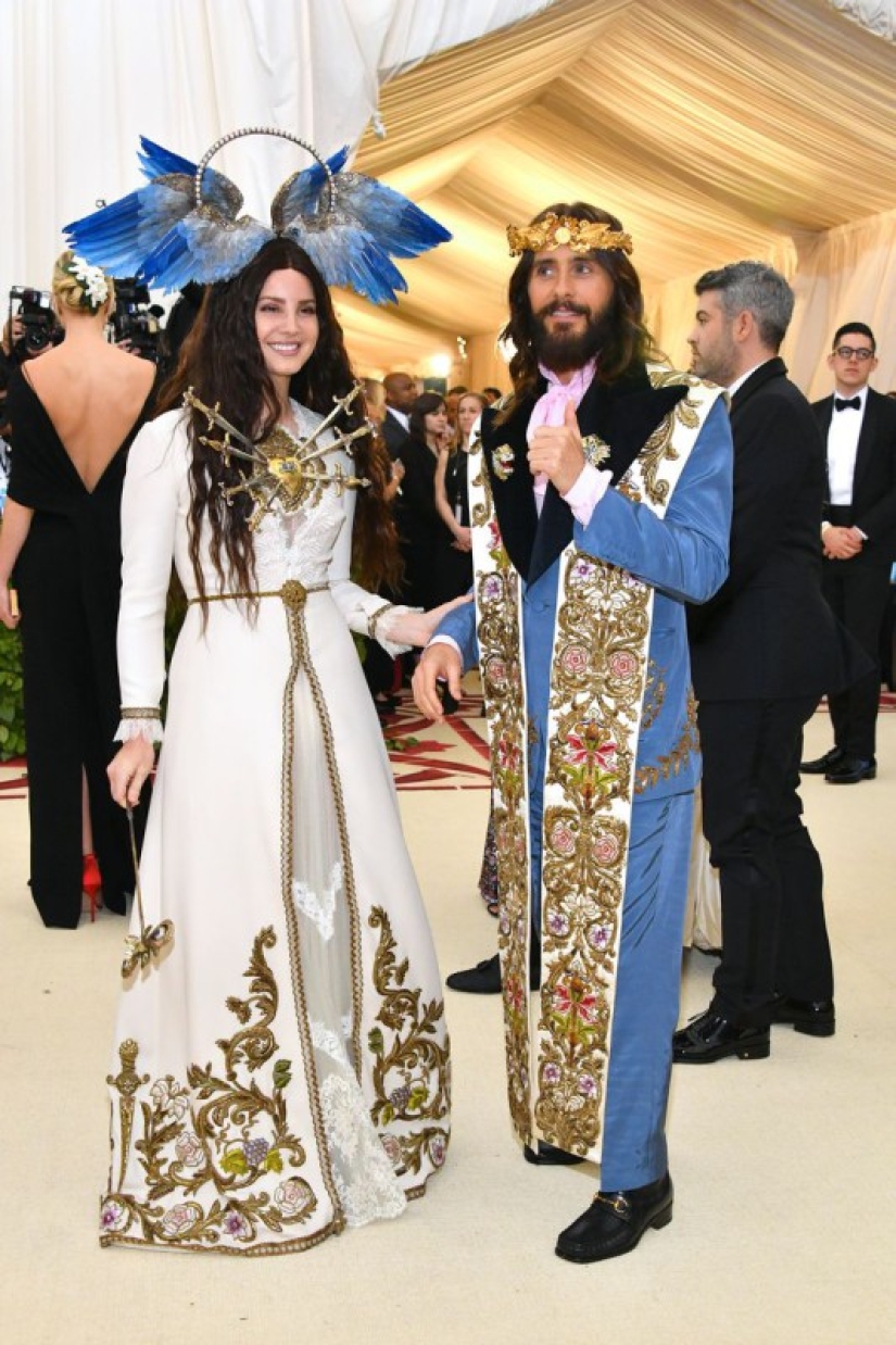 La Virgen María, Jesucristo, el Papa y otras imágenes de estrellas en la Met Gala 2018 La Virgen María, Jesucristo, el Papa y otras imágenes de estrellas en la Met Gala 2018