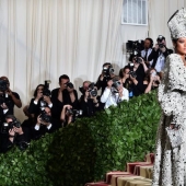 La Virgen María, Jesucristo, el Papa y otras imágenes de estrellas en la Met Gala 2018