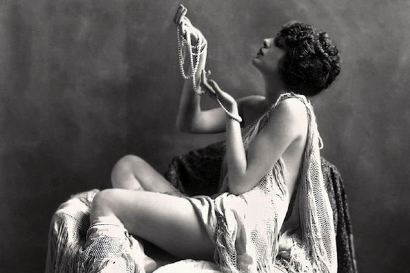 Ladies in yellow. Legalized prostitution in the Russian Empire