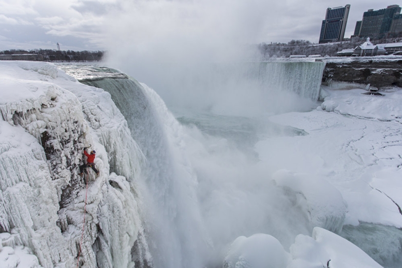 Las cataratas del Niágara se convirtieron en un glaciar. Solo tienes que ver estas fotos!