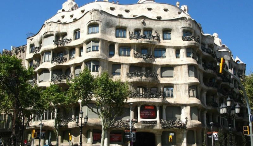 Las obras más famosas de Antonio Gaudí Las obras más famosas de Antonio Gaudí