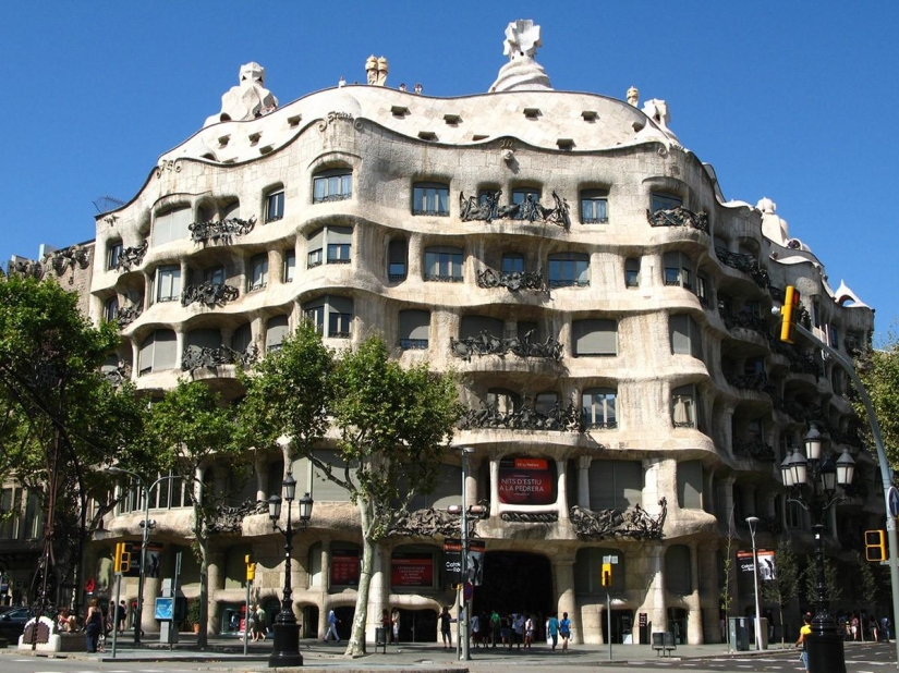 Las obras más famosas de Antonio Gaudí Las obras más famosas de Antonio Gaudí