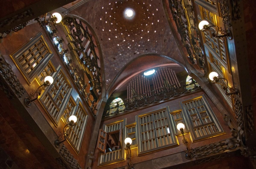 Las obras más famosas de Antonio Gaudí Las obras más famosas de Antonio Gaudí