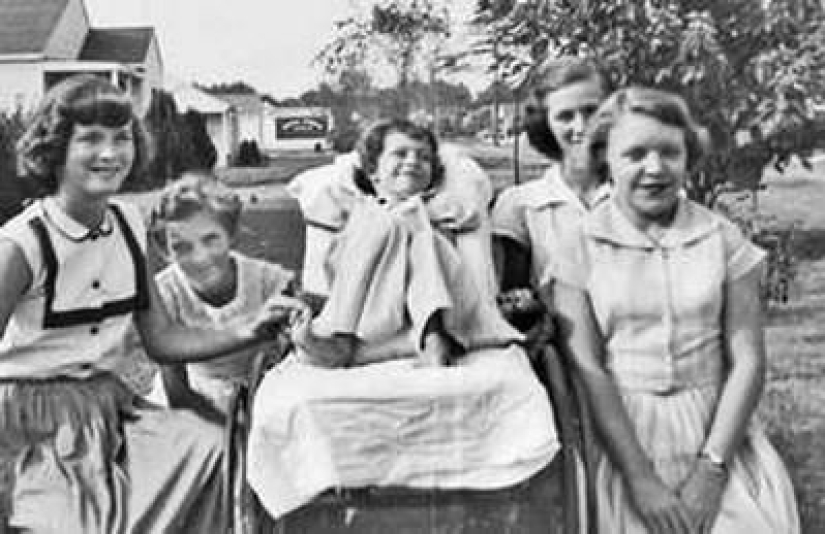 Life in the "tank": a woman spent almost 60 years in a ventilator