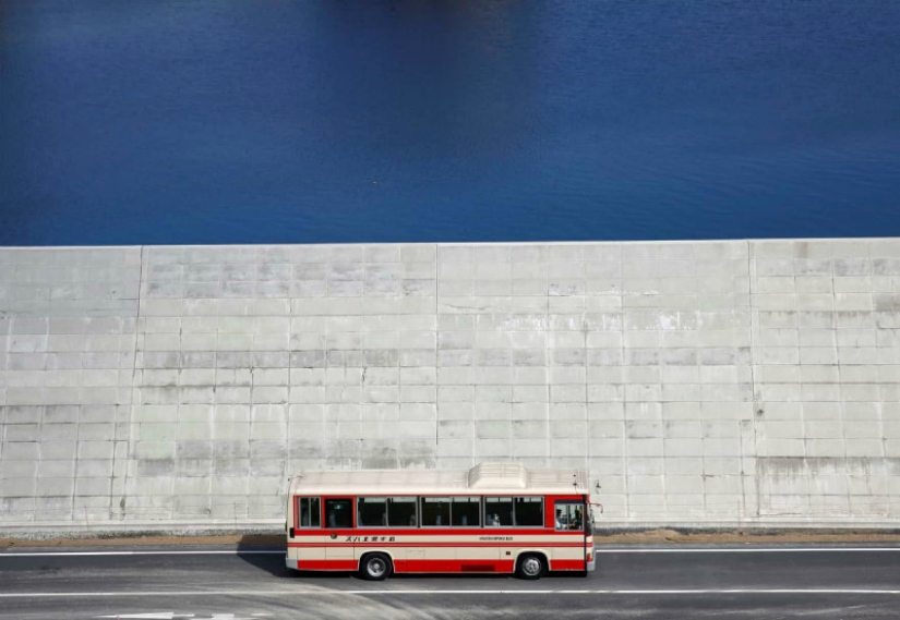 Life is like in prison: the coast of Japan, affected by the 2011 tsunami, was surrounded by a 12-meter wall