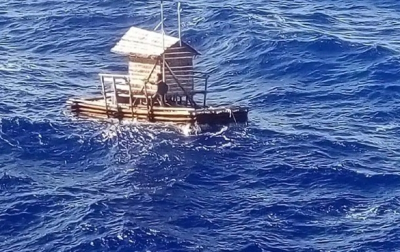 Life of Pi: the guy ate fish and drank seawater for 49 days to survive in the middle of the ocean