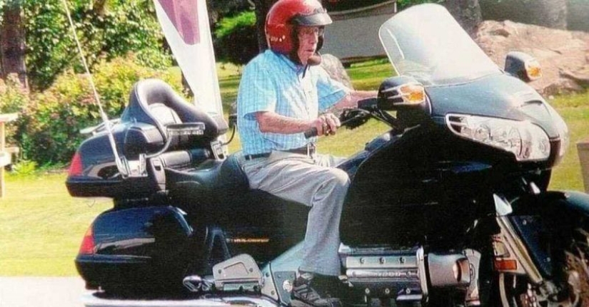 Life on the road: a century-old biker "Bun" travels the roads of Canada