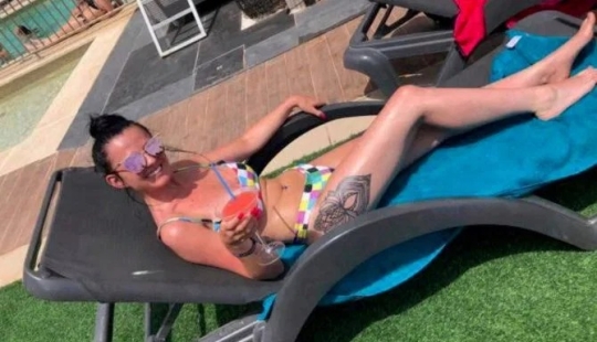 Life-saving booze: vacation with friends at the resort saved the girl from anorexia Life-saving booze: vacation with friends at the resort saved the girl from anorexia