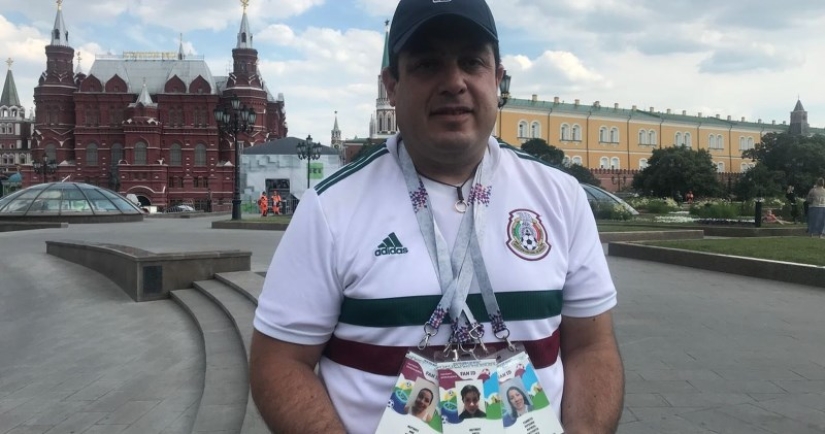 Lleva boletos para toda la familia con él: el mexicano enterró a su esposa e hijos y aún voló a la Copa del Mundo Lleva boletos para toda la familia con él: el mexicano enterró a su esposa e hijos y aún voló a la Copa del Mundo