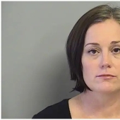 ¿Lo averiguaremos por tres? Una maestra y un empleado de la escuela querían tener un trío con un estudiante de secundaria