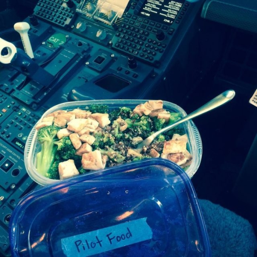 Lo que almuerzan las personas de diferentes profesiones en todo el mundo