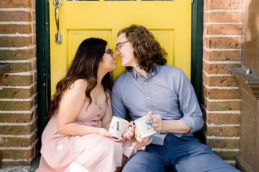 Los novios en cuarentena recrearon sus fotos de compromiso en el juego Animal Crossing