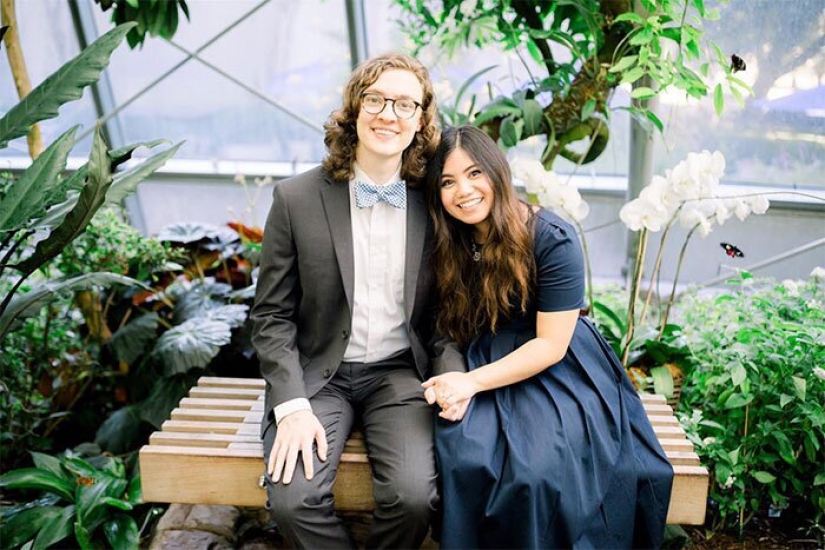 Los novios en cuarentena recrearon sus fotos de compromiso en el juego Animal Crossing