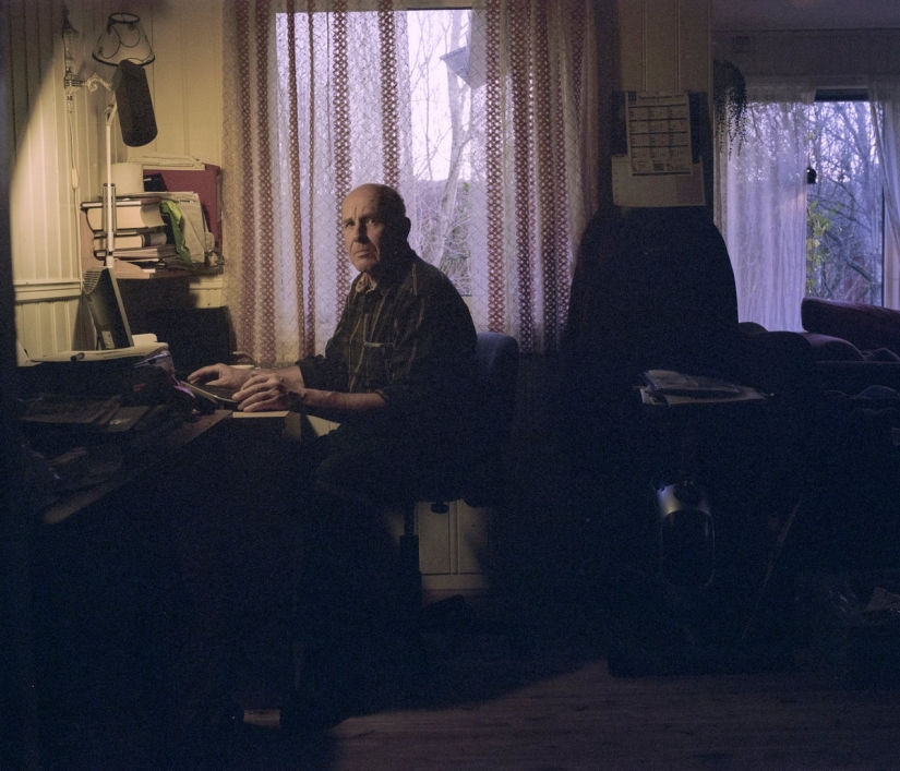 Los peores comentaristas de la Red en el proyecto fotográfico "Guerreros de Internet"