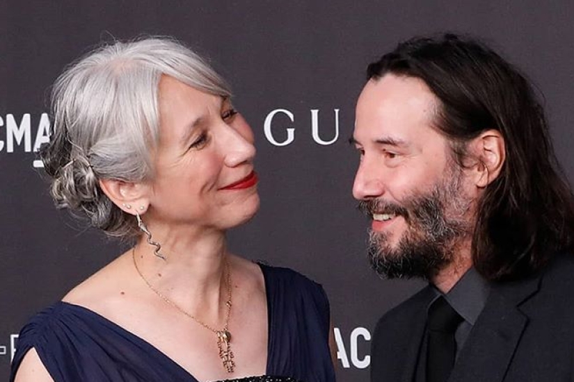 Los periodistas han conocido nuevos detalles de la novela de Keanu Reeves y Alexandra Grant Los periodistas han conocido nuevos detalles de la novela de Keanu Reeves y Alexandra Grant