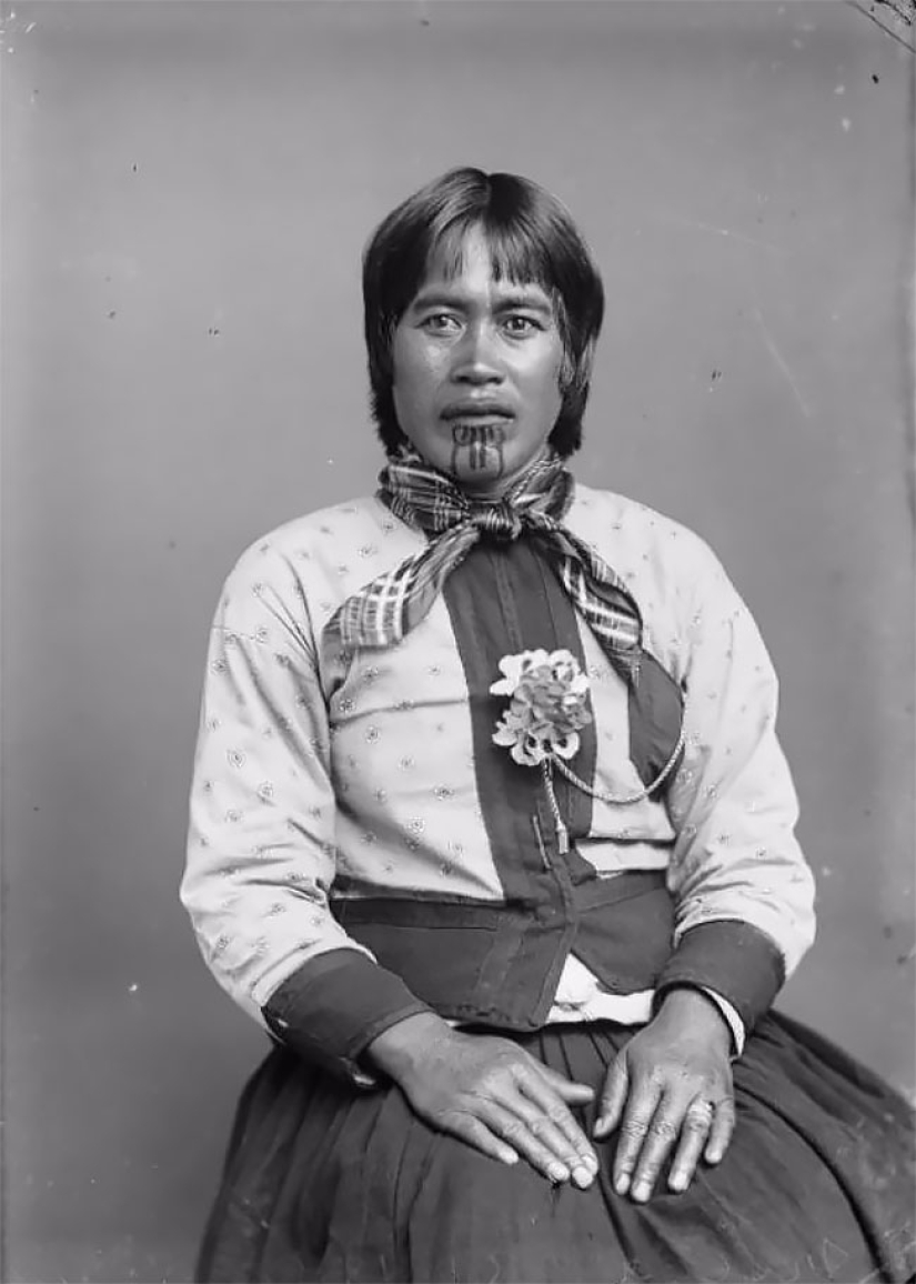 Los tatuajes faciales son una tradición sagrada de las mujeres maoríes