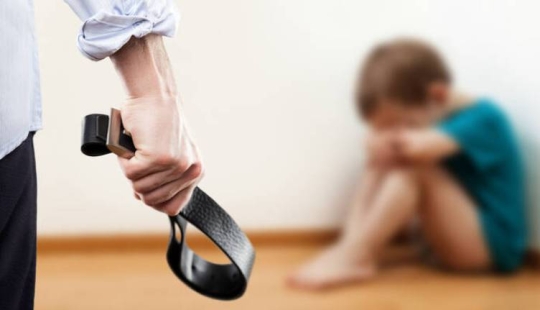 Los usuarios de Twitter contaron qué y cómo sus padres los golpearon en la infancia Los usuarios de Twitter contaron qué y cómo sus padres los golpearon en la infancia