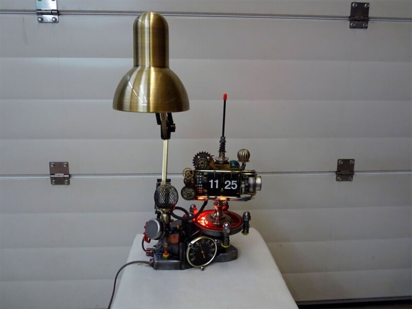 Magic house in Sergievo: dacha on wheels and steampunk museum