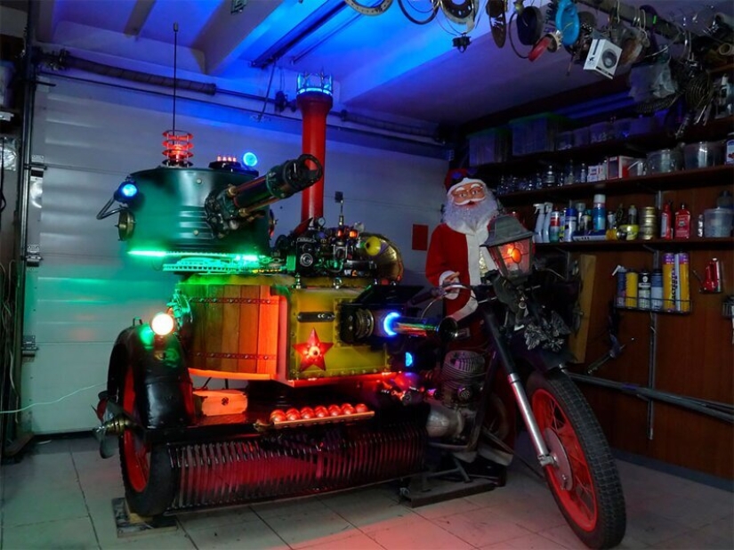 Magic house in Sergievo: dacha on wheels and steampunk museum