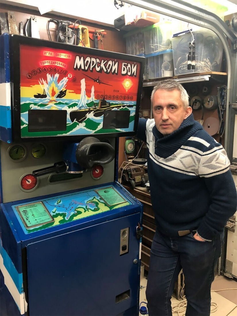 Magic house in Sergievo: dacha on wheels and steampunk museum