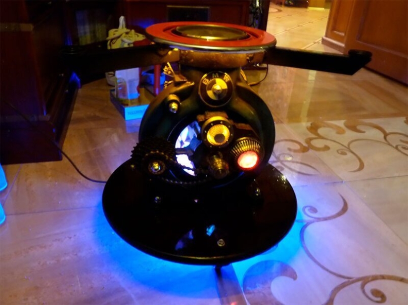 Magic house in Sergievo: dacha on wheels and steampunk museum