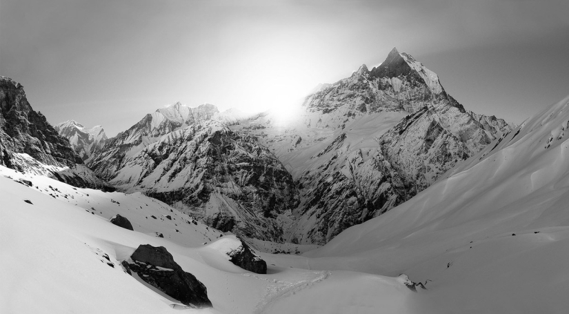 Majestic mountains, seeing which you will begin to pack a backpack