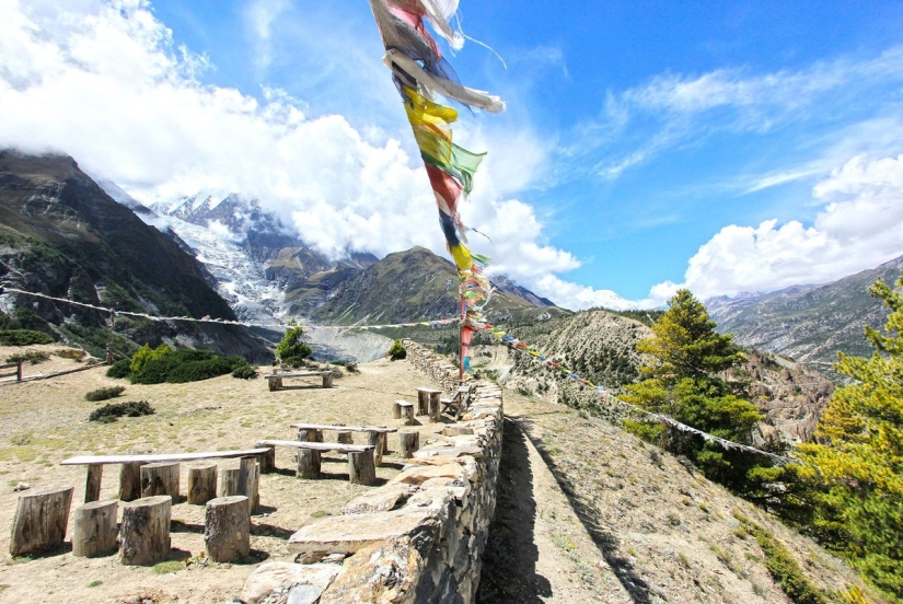 Majestuosas montañas, al ver que comenzará a empacar una mochila